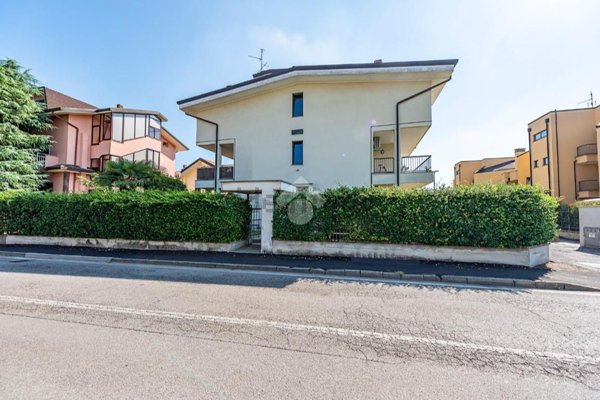 appartamento in vendita a Lainate