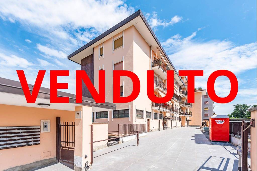 appartamento in vendita a Lainate in zona Barbaiana