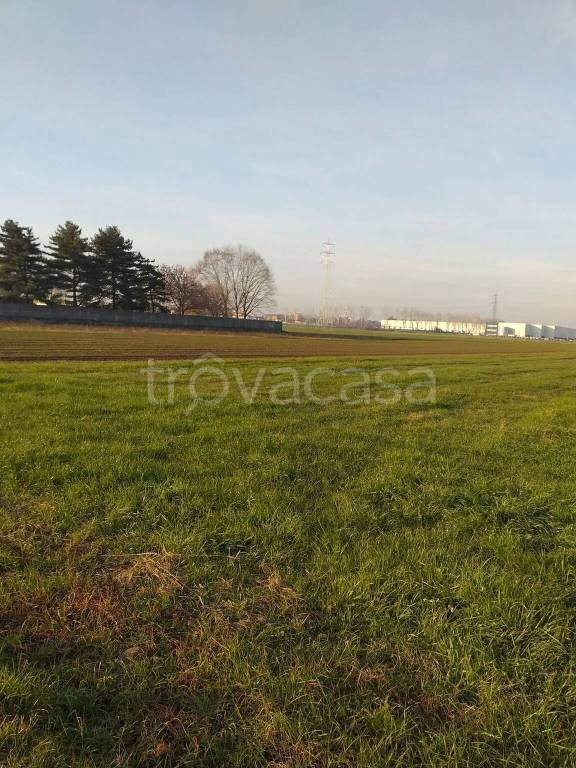 terreno edificabile in vendita a Lainate