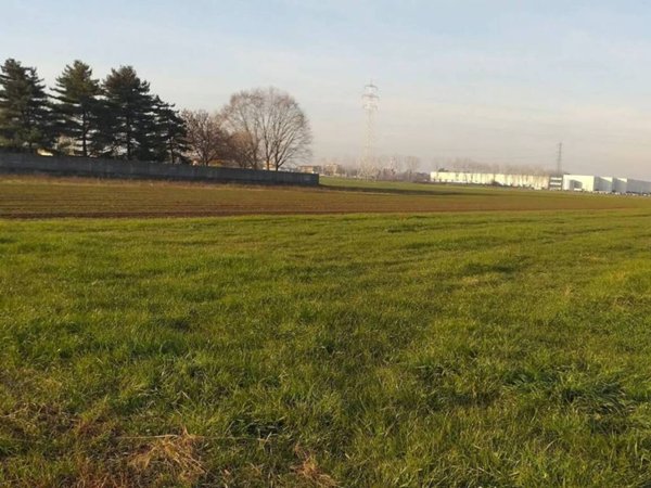 terreno edificabile in vendita a Lainate