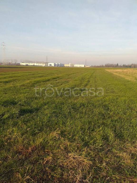 terreno edificabile in vendita a Lainate in zona Barbaiana