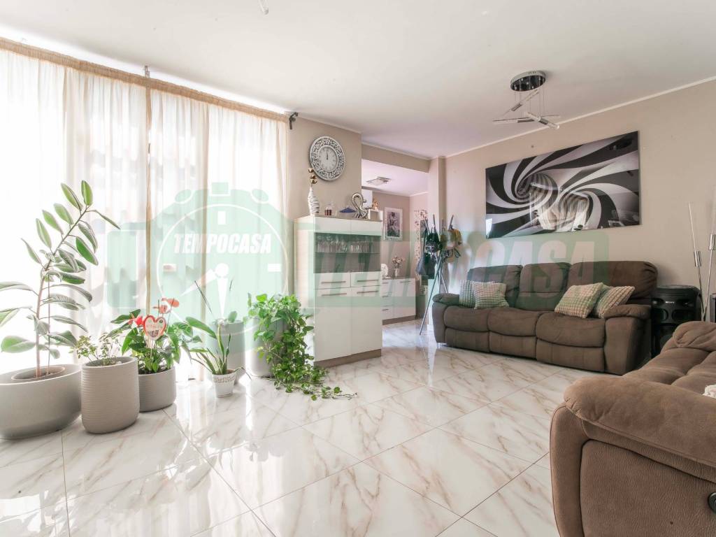 casa indipendente in vendita a Lainate