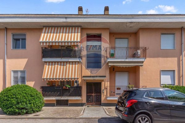 appartamento in vendita a Lainate in zona Pagliera