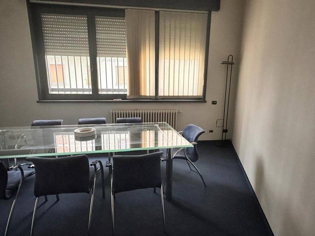 ufficio in vendita a Lainate