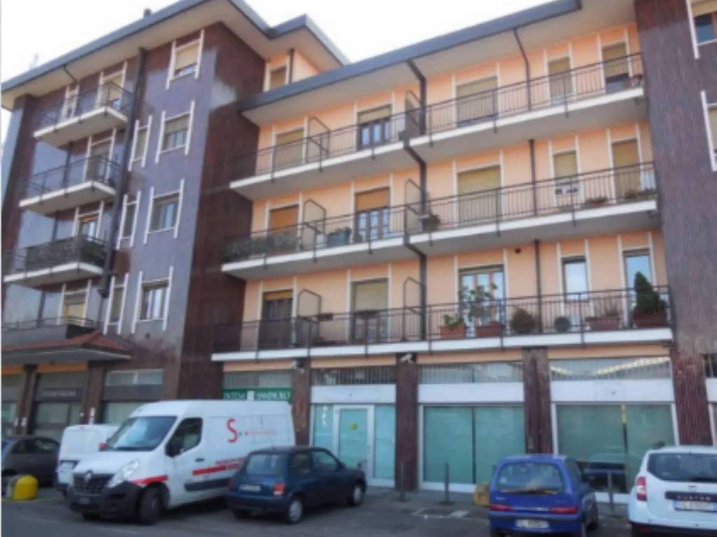ufficio in vendita a Lainate in zona Barbaiana