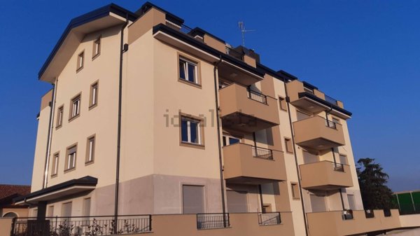 appartamento in vendita a Lainate in zona Pagliera