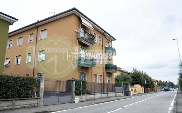 appartamento in vendita a Lainate in zona Barbaiana