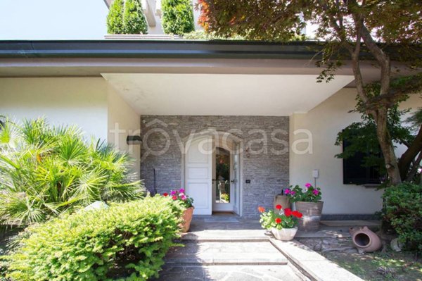 casa indipendente in vendita a Lainate