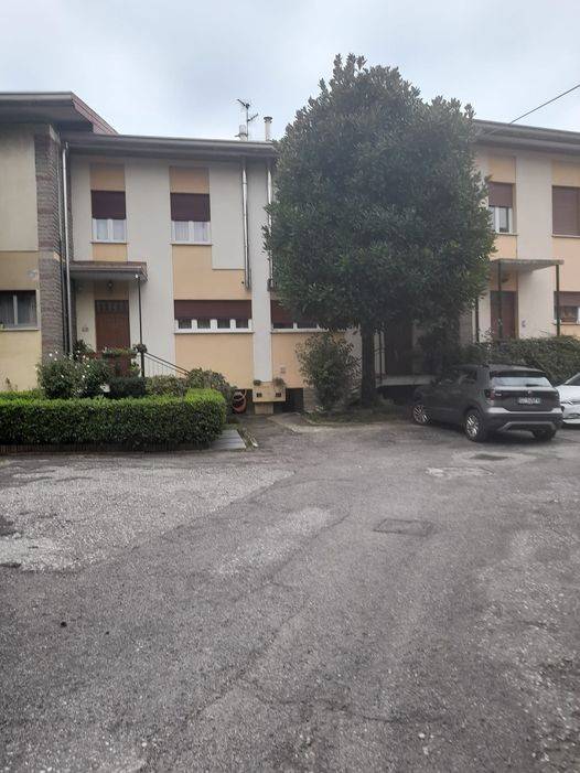 casa indipendente in vendita a Lainate