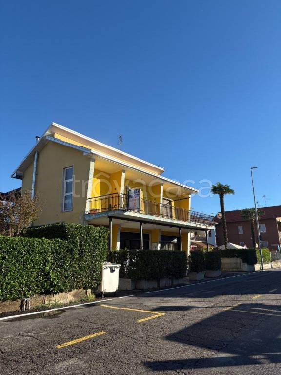 appartamento in vendita a Lainate in zona Pagliera