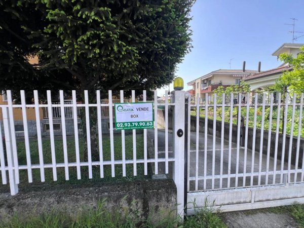 negozio in vendita a Lainate