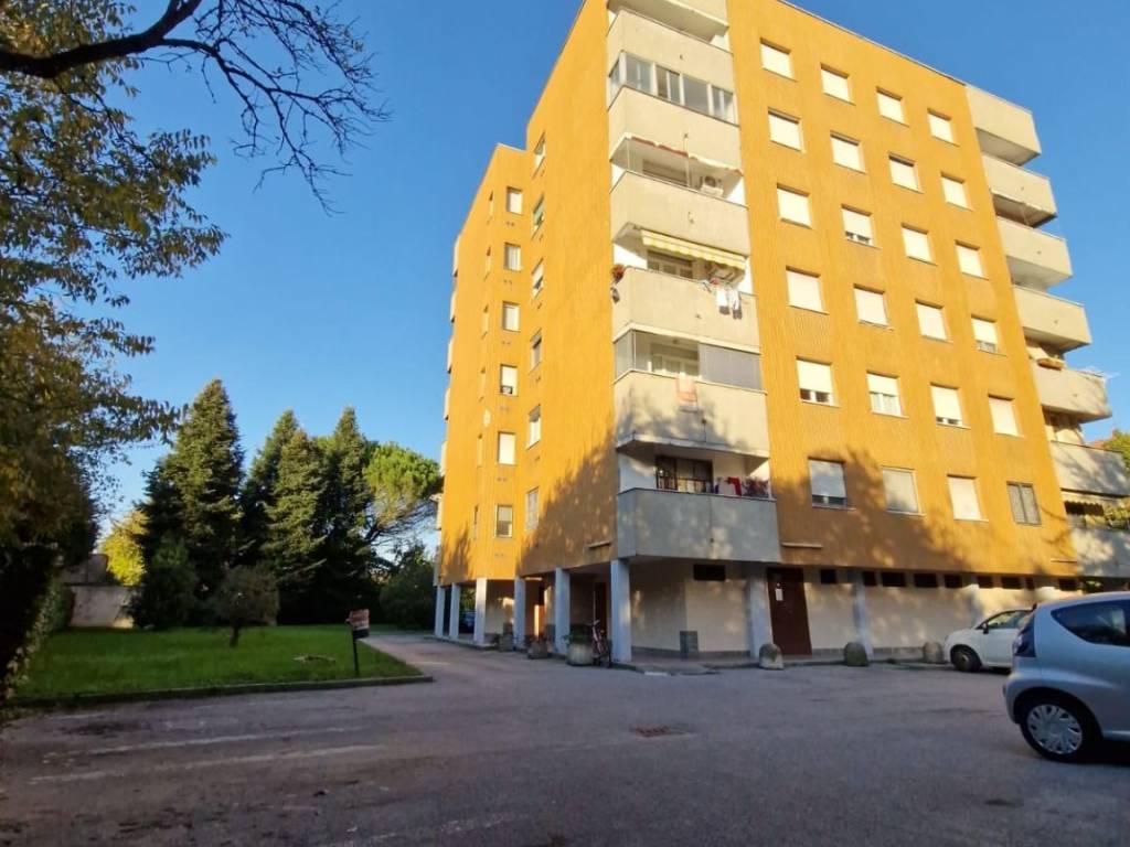 appartamento in vendita a Lainate