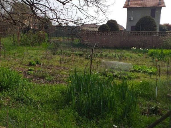 casa indipendente in vendita a Lainate