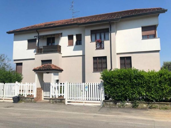 appartamento in vendita a Lainate in zona Barbaiana