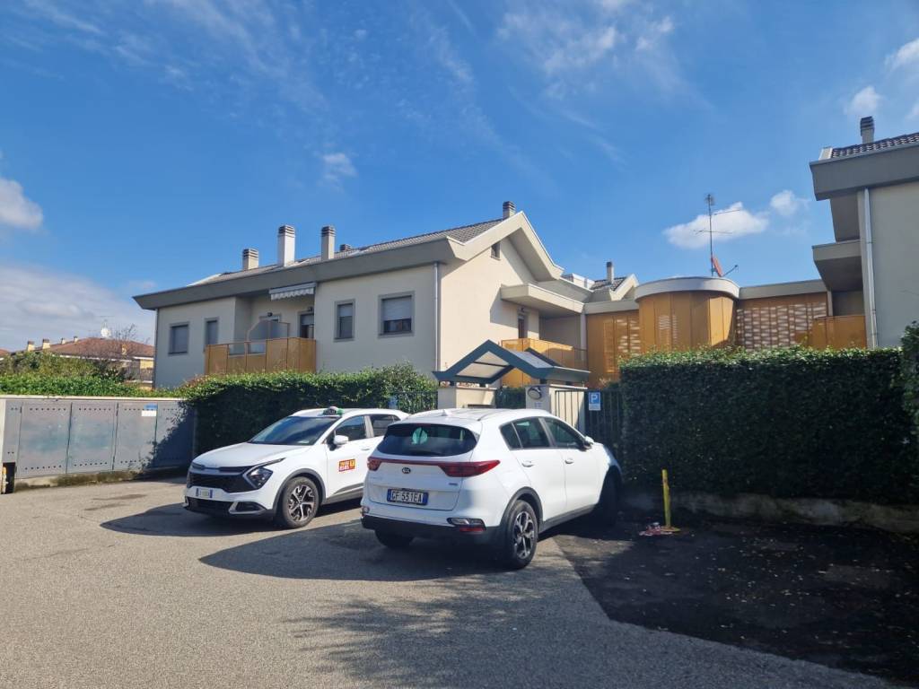 appartamento in vendita a Lainate