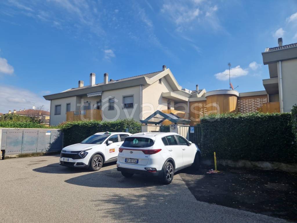 appartamento in vendita a Lainate