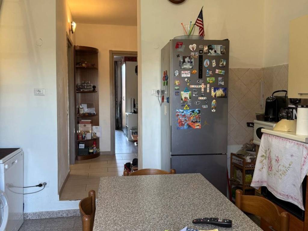 appartamento in vendita a Lainate in zona Barbaiana