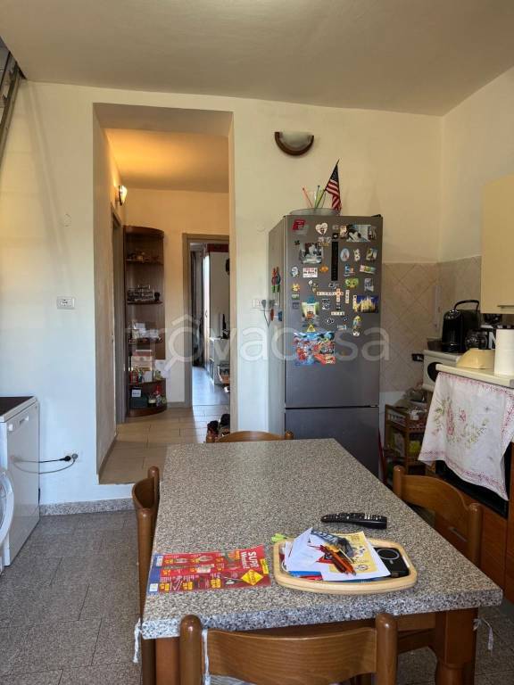 appartamento in vendita a Lainate in zona Barbaiana