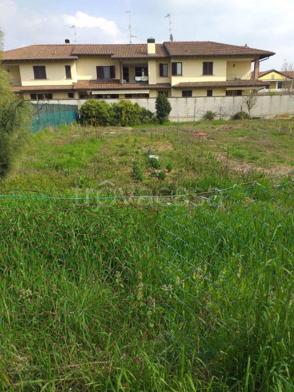 casa indipendente in vendita a Lainate