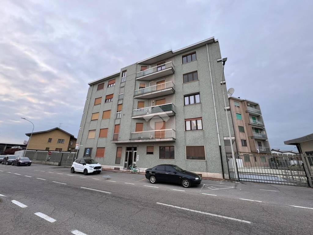 appartamento in vendita a Lainate