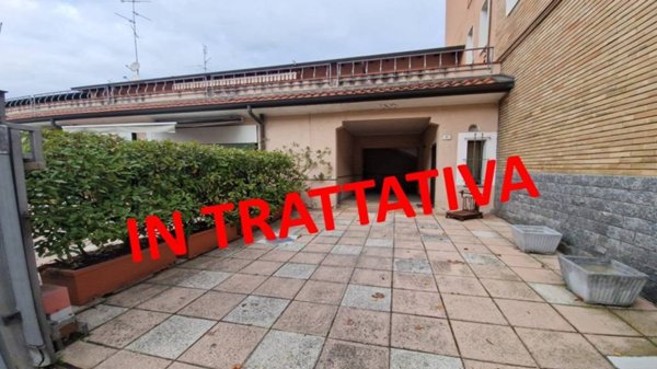 appartamento in vendita a Lainate in zona Pagliera