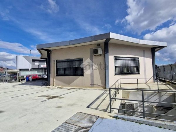 ufficio in vendita a Lainate