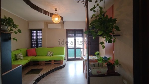 appartamento in vendita a Lainate in zona Barbaiana