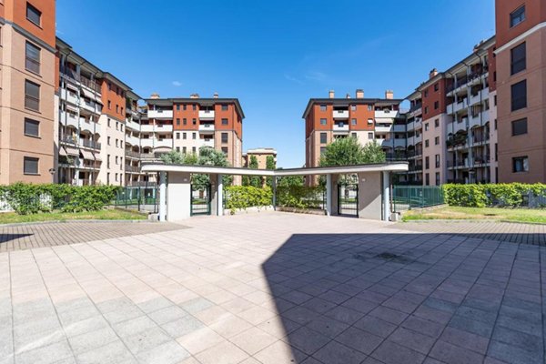 negozio in vendita a Lainate