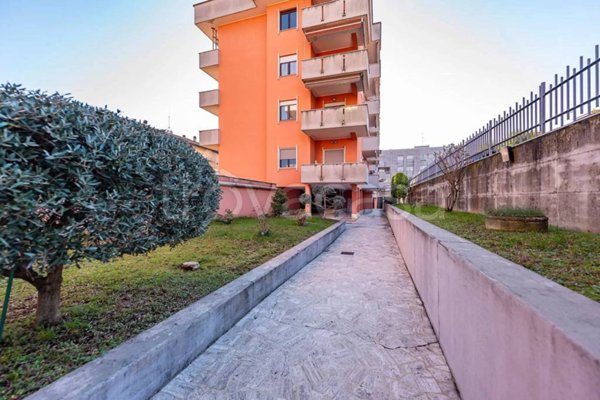 appartamento in vendita a Lainate