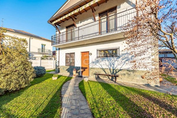 casa indipendente in vendita a Lainate