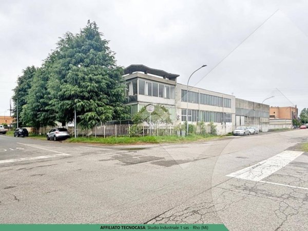 locale commerciale in vendita a Lainate