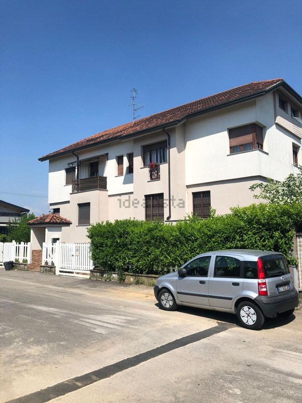 appartamento in vendita a Lainate in zona Barbaiana