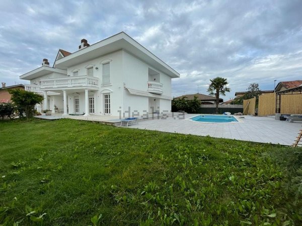 villa in vendita a Lainate