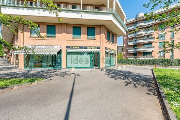 ufficio in vendita a Lainate