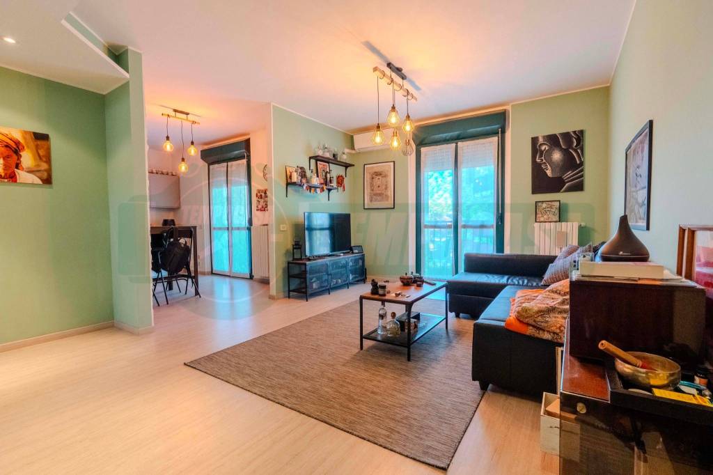 appartamento in vendita a Lainate in zona Barbaiana