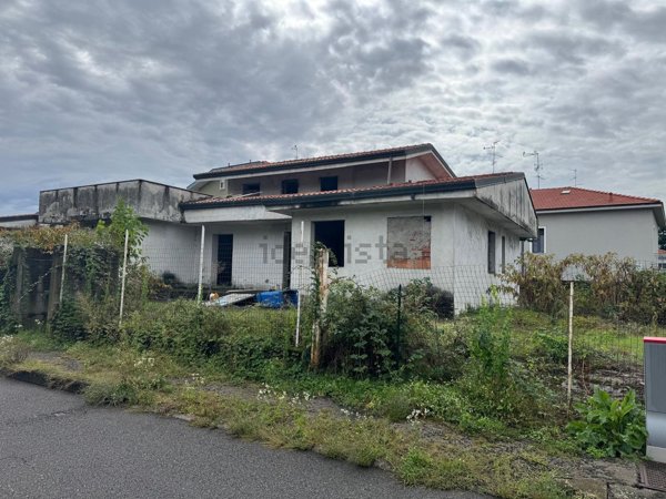 terreno edificabile in vendita a Lainate