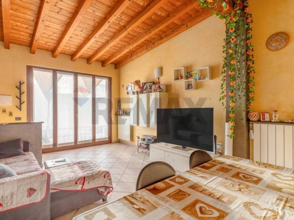 appartamento in vendita a Lainate in zona Barbaiana