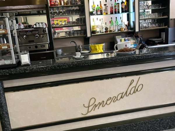 negozio in vendita a Lainate