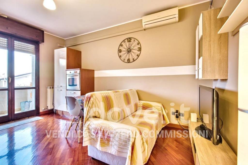 appartamento in vendita a Lainate in zona Barbaiana