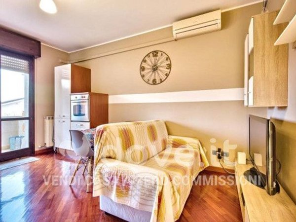 appartamento in vendita a Lainate in zona Barbaiana