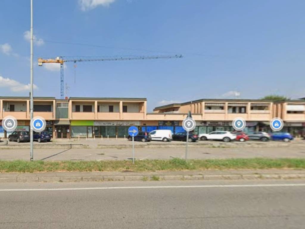 negozio in vendita a Lainate