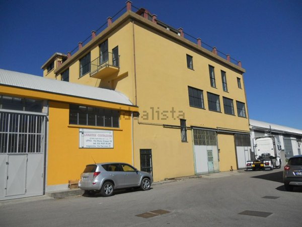 locale di sgombero in vendita a Lainate