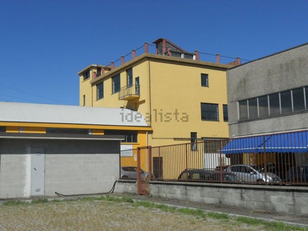 locale di sgombero in vendita a Lainate
