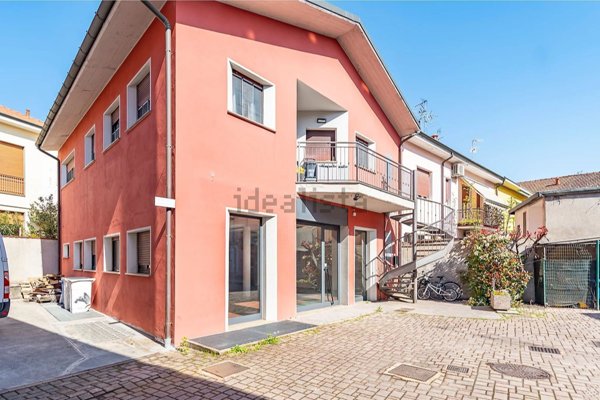 negozio in vendita a Lainate