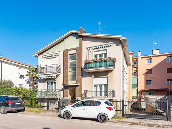 appartamento in vendita a Lainate