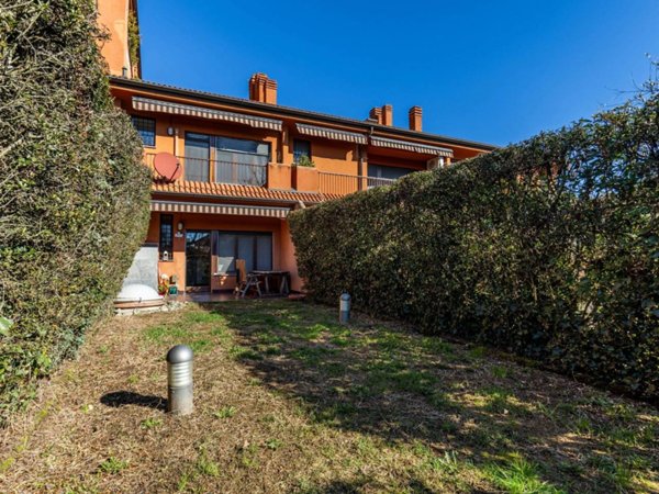 casa indipendente in vendita a Lainate