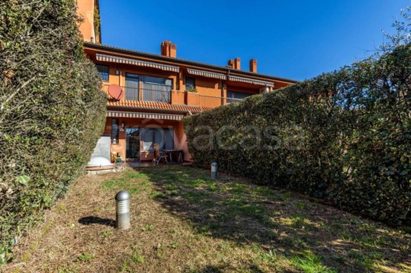casa indipendente in vendita a Lainate