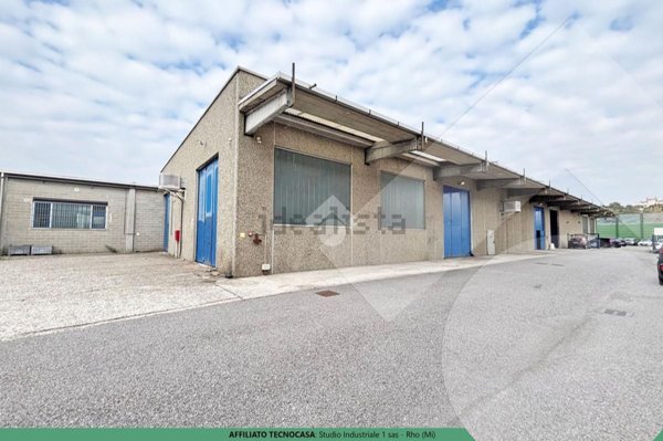 capannone in vendita a Lainate