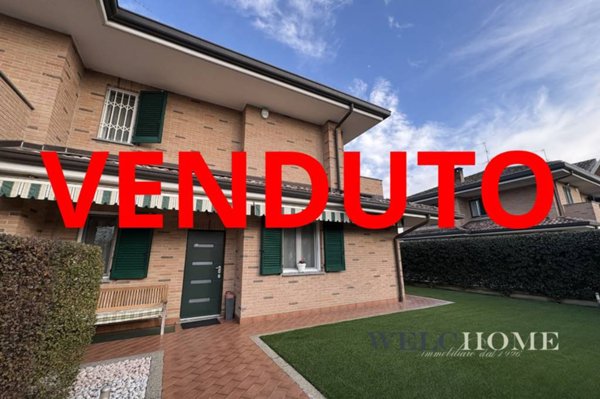 casa indipendente in vendita a Lainate