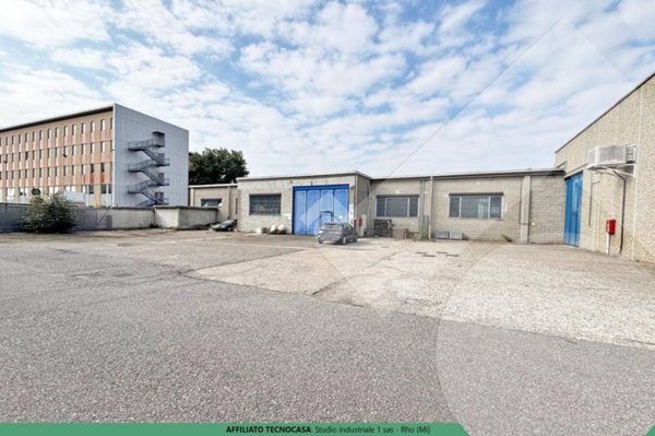 locale commerciale in vendita a Lainate
